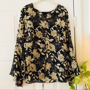 Plus Size Bell Sleeves Flower Top